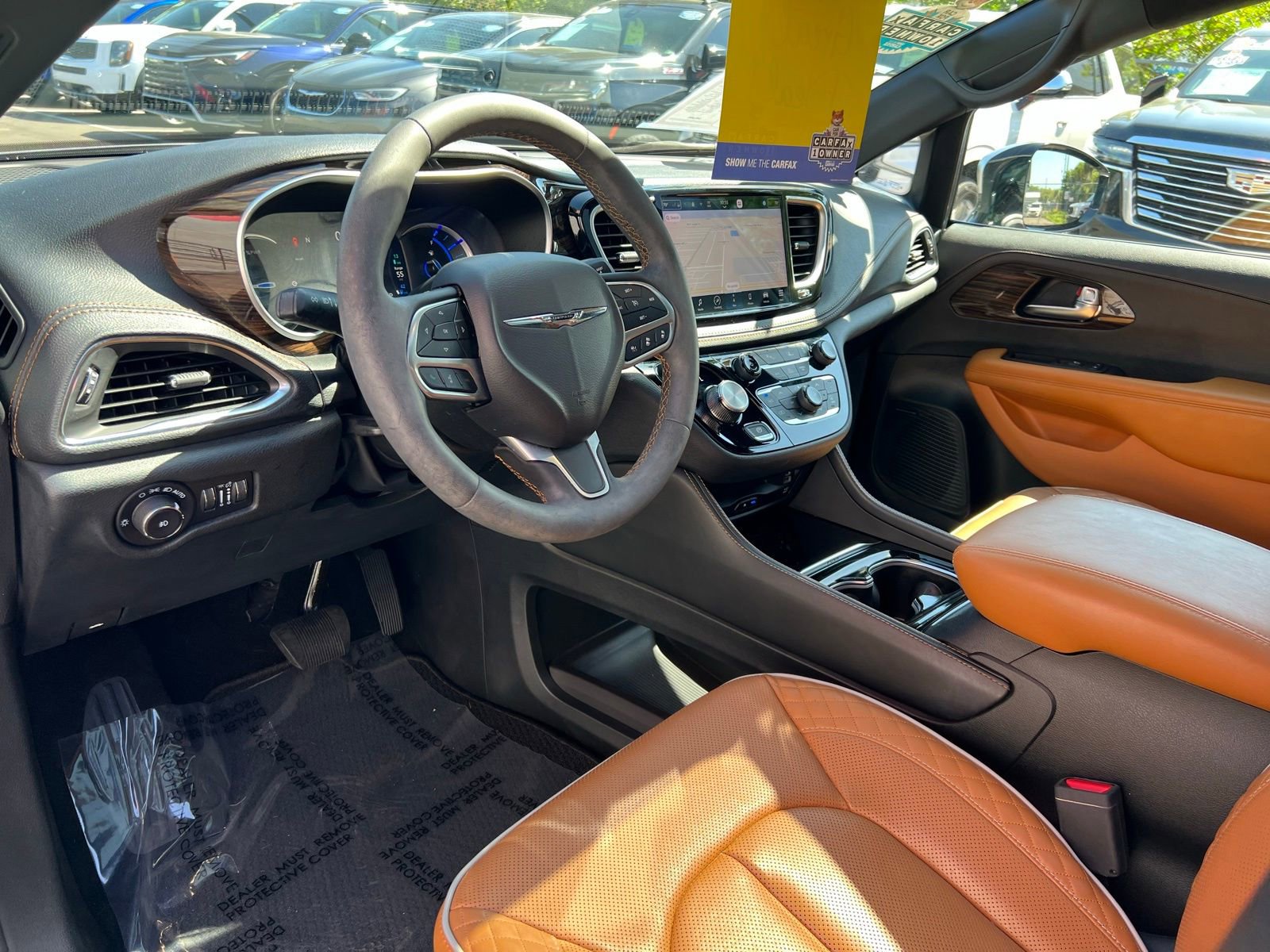 Used 2023 Chrysler Pacifica Pinnacle FWD image 35