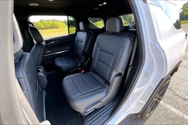New 2027 Chevrolet Traverse LT FWD image 10