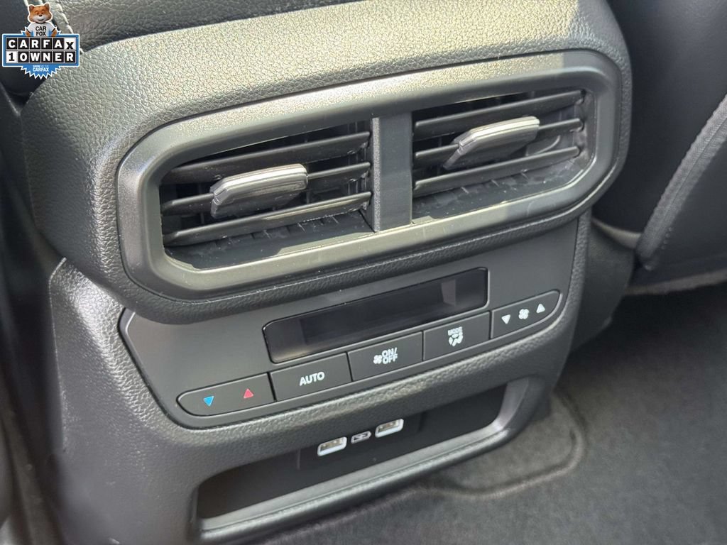 Used 2023 Honda Pilot Touring image 11