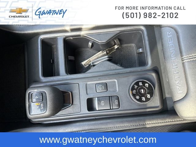 Used 2024 Nissan Pathfinder S image 19