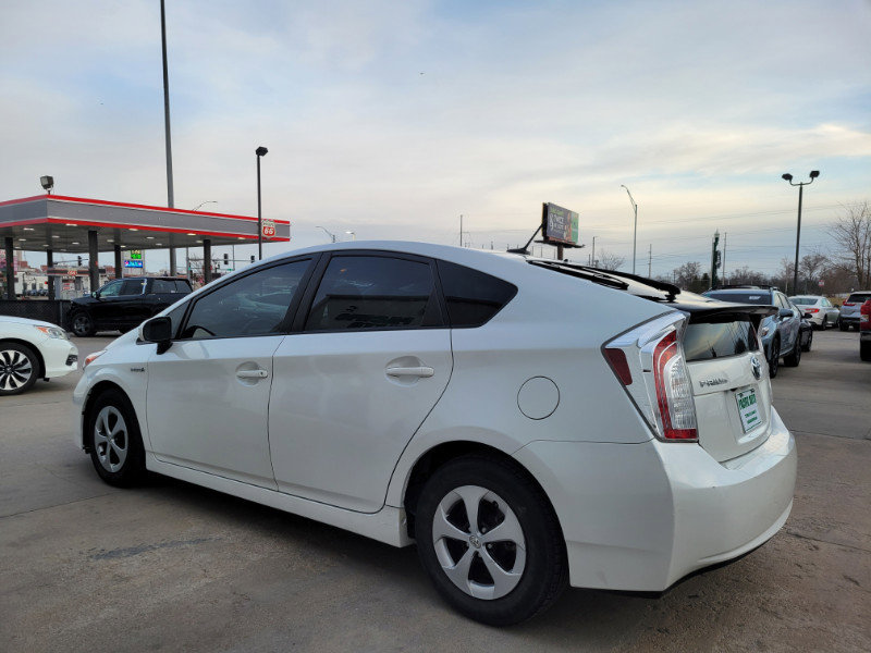 Used 2015 Toyota Prius Three image 5