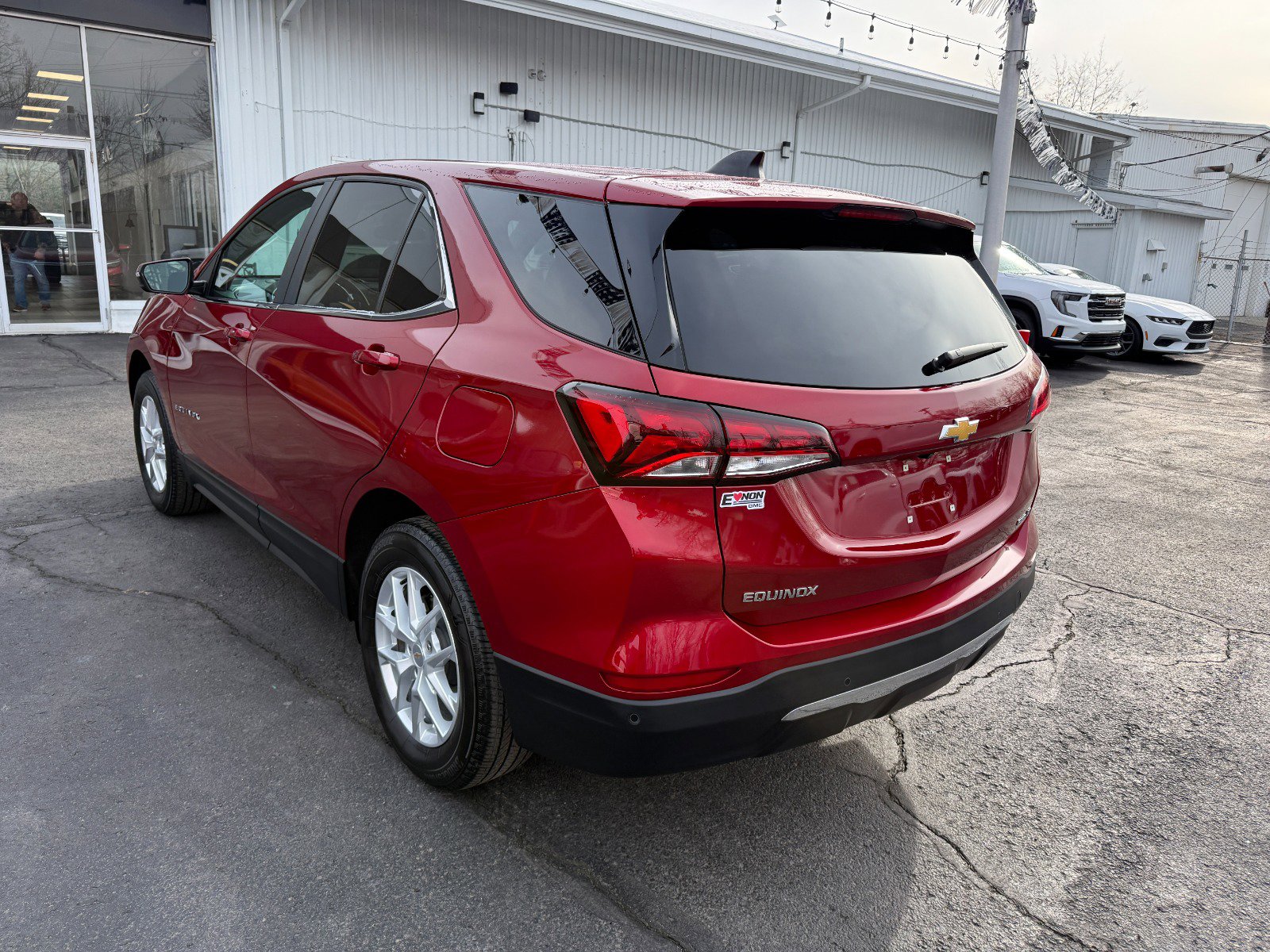 Used 2023 Chevrolet Equinox LT image 3