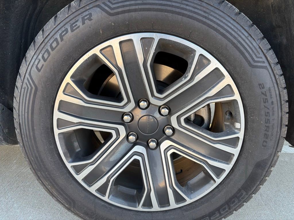 Used 2023 Jeep Wagoneer L Series II image 8