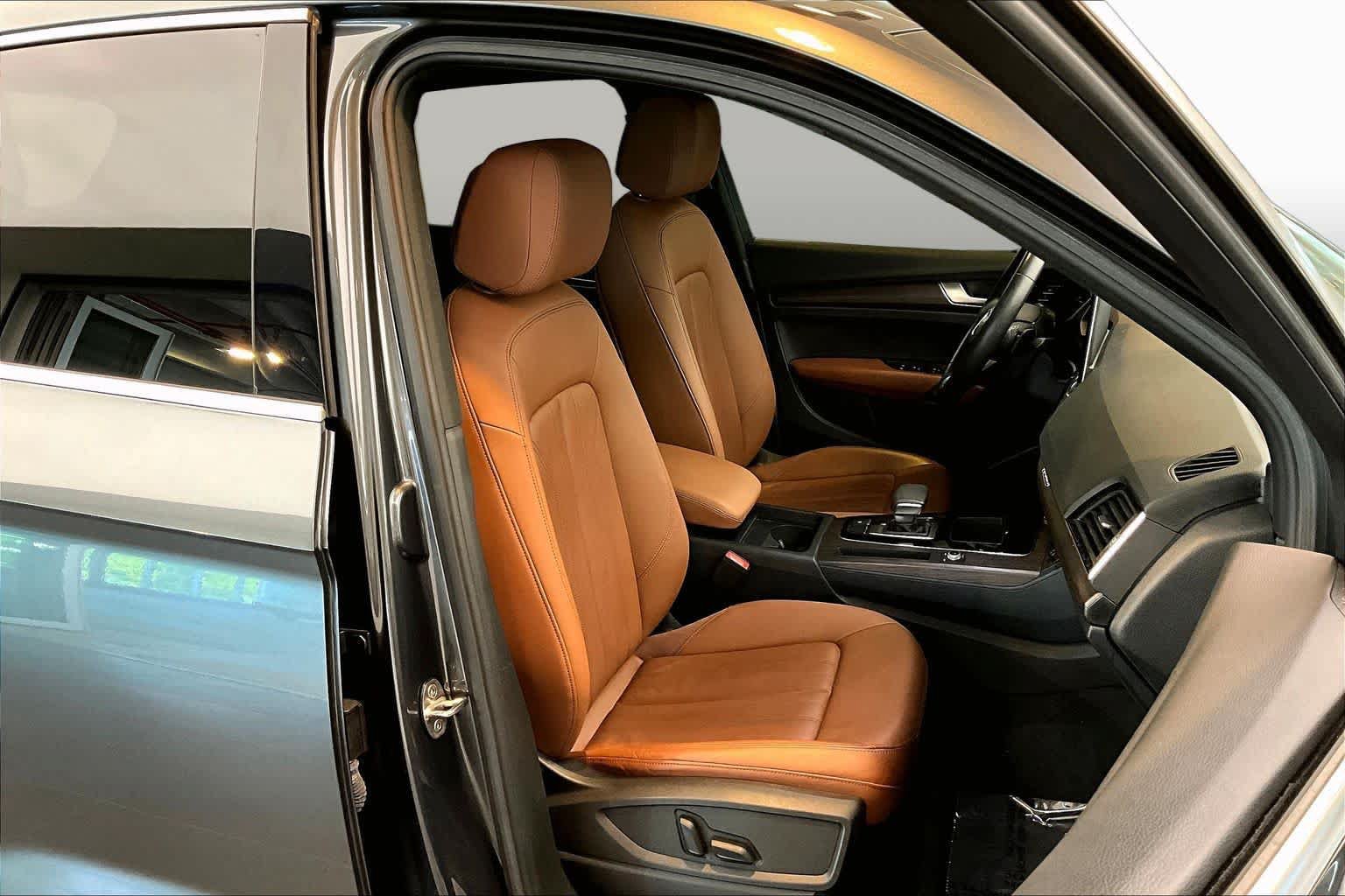 Certified 2023 Audi Q5 2.0T Premium w/ Convenience Package AWD/4WD image 9