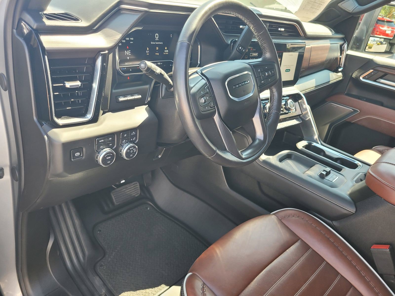 Used 2025 GMC Sierra 2500 Denali Ultimate AWD/4WD image 8