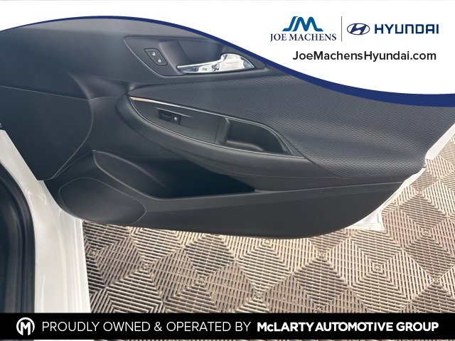 Used 2018 Chevrolet Cruze LT w/ Convenience Package image 22