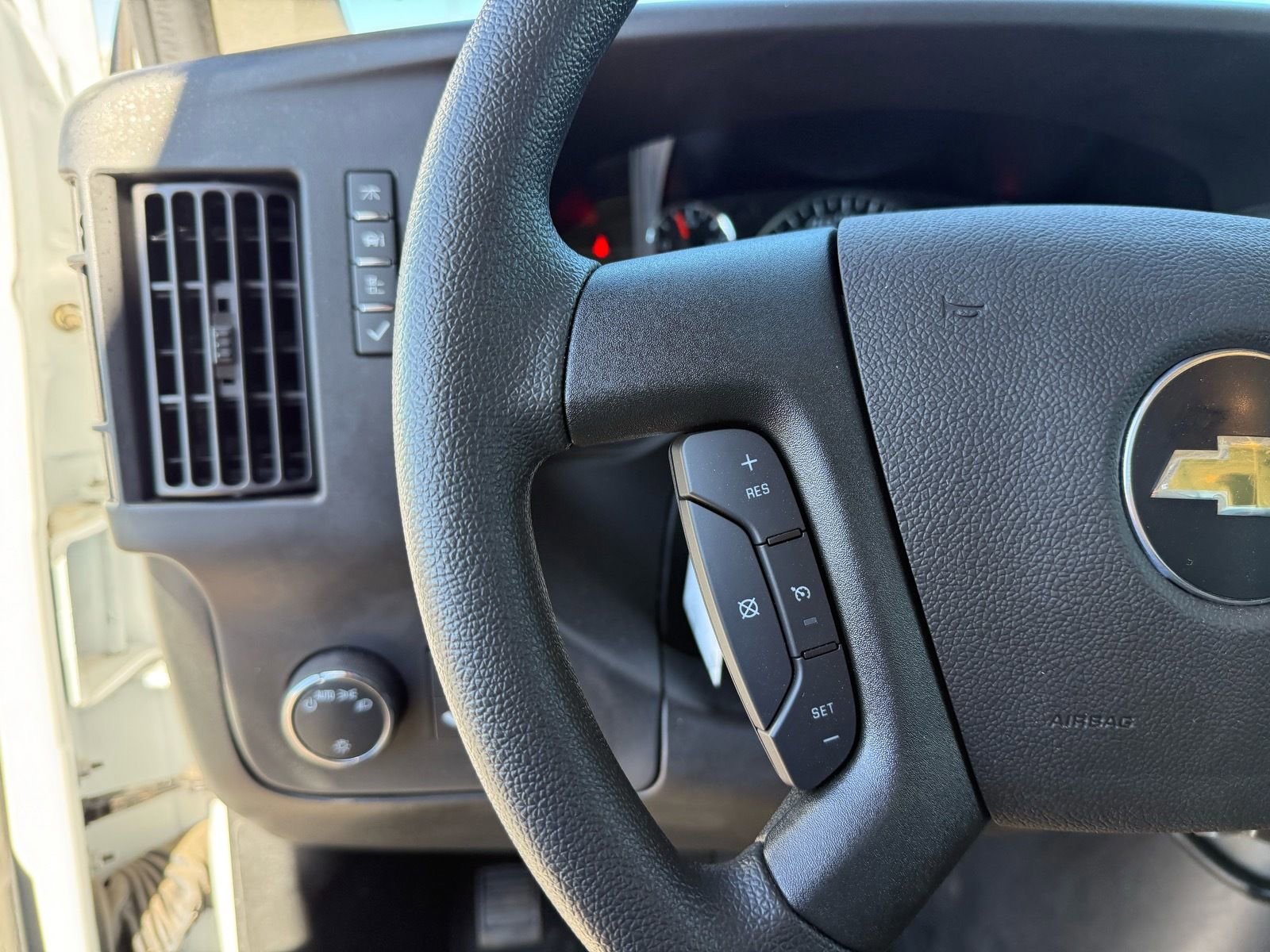 New 2024 Chevrolet Express 3500 w/ Power Convenience Package image 20