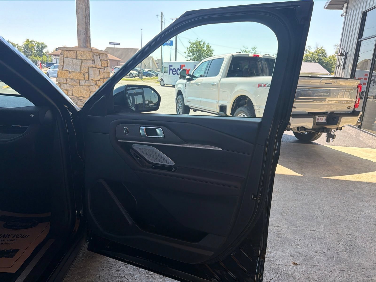 Used 2025 Ford Explorer Platinum AWD/4WD image 6