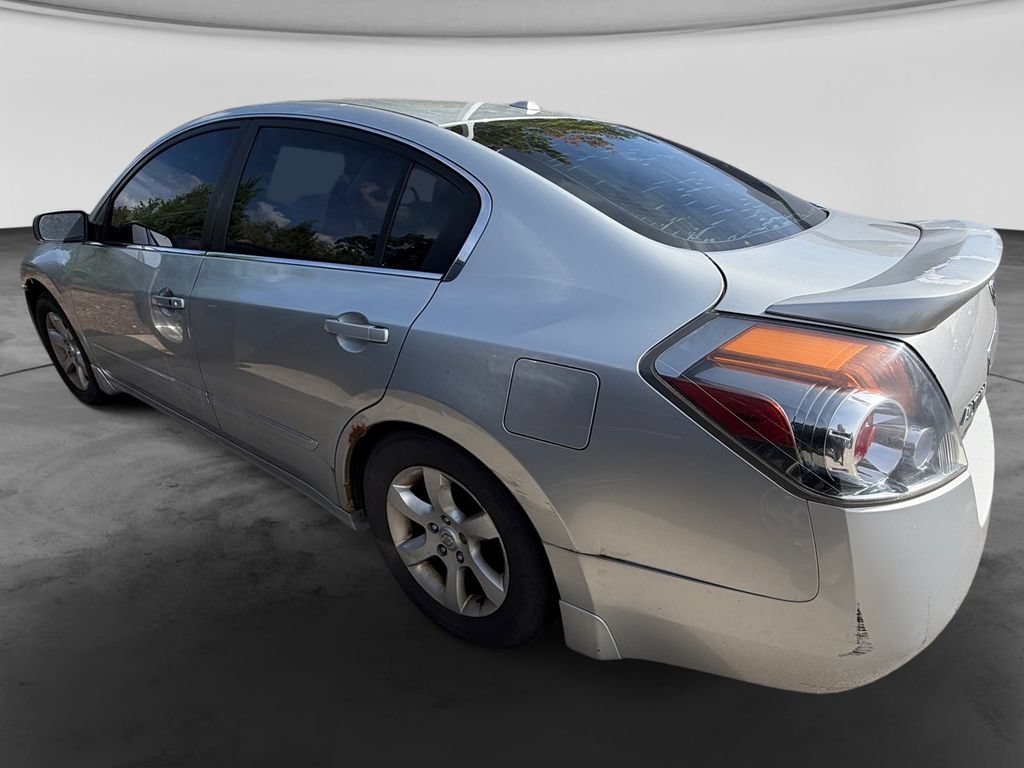 Used 2007 Nissan Altima 3.5 SL w/ Technology Pkg FWD image 6