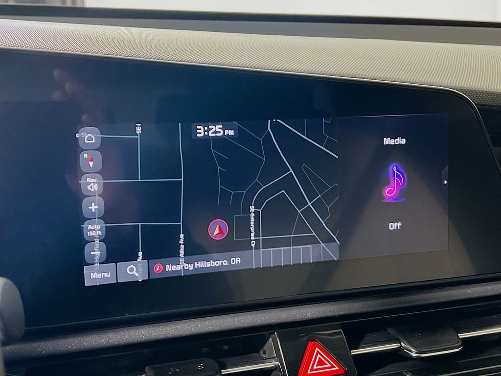 Used 2024 Kia Niro EX Touring FWD image 12