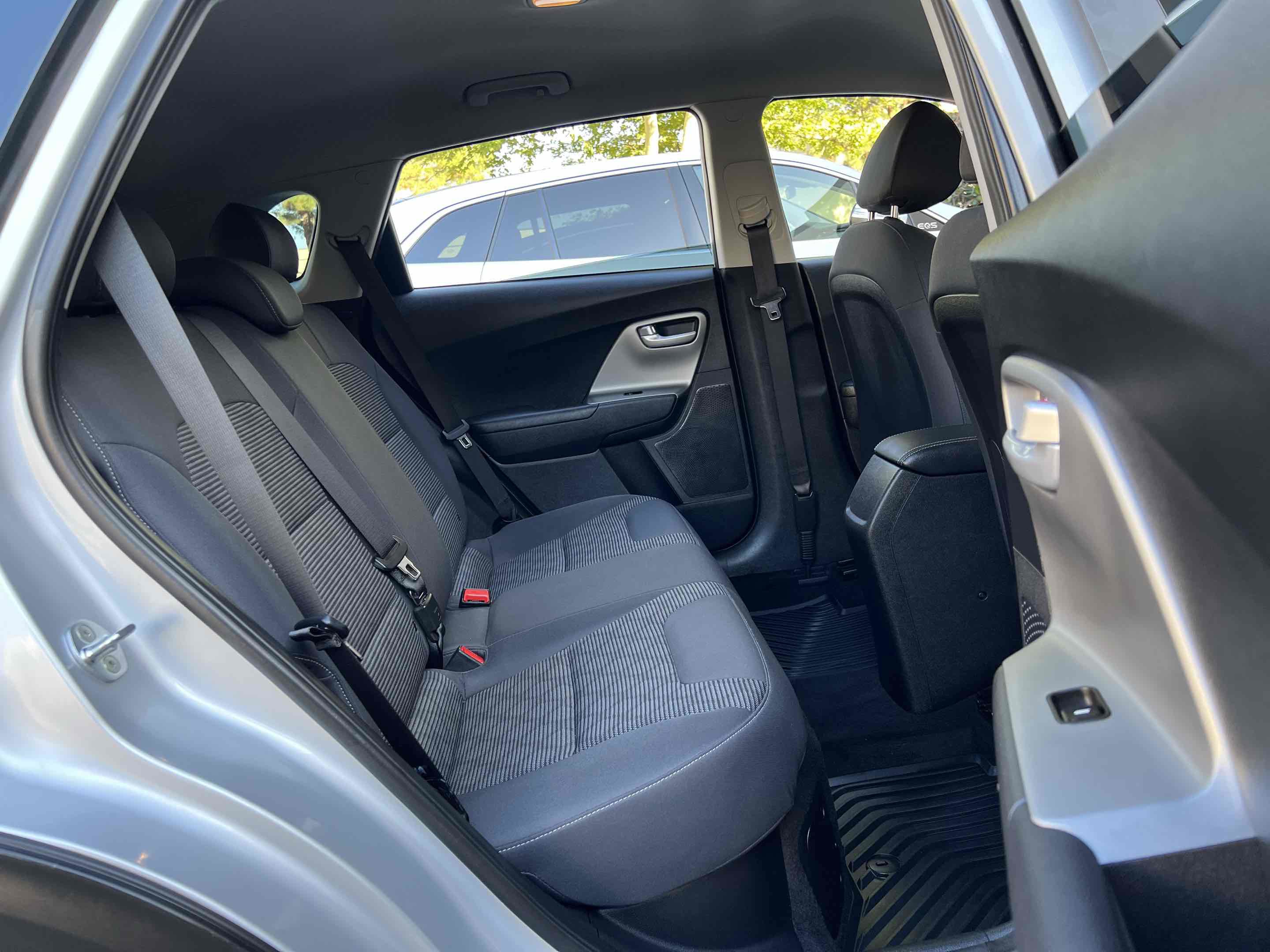 Used 2020 Kia Niro LX FWD image 23