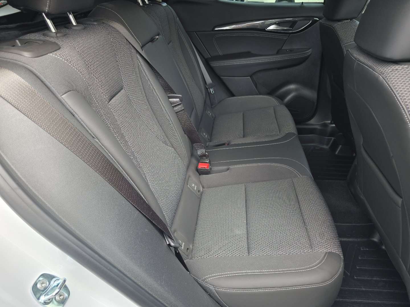 Certified 2023 Buick Envision Preferred AWD/4WD image 28