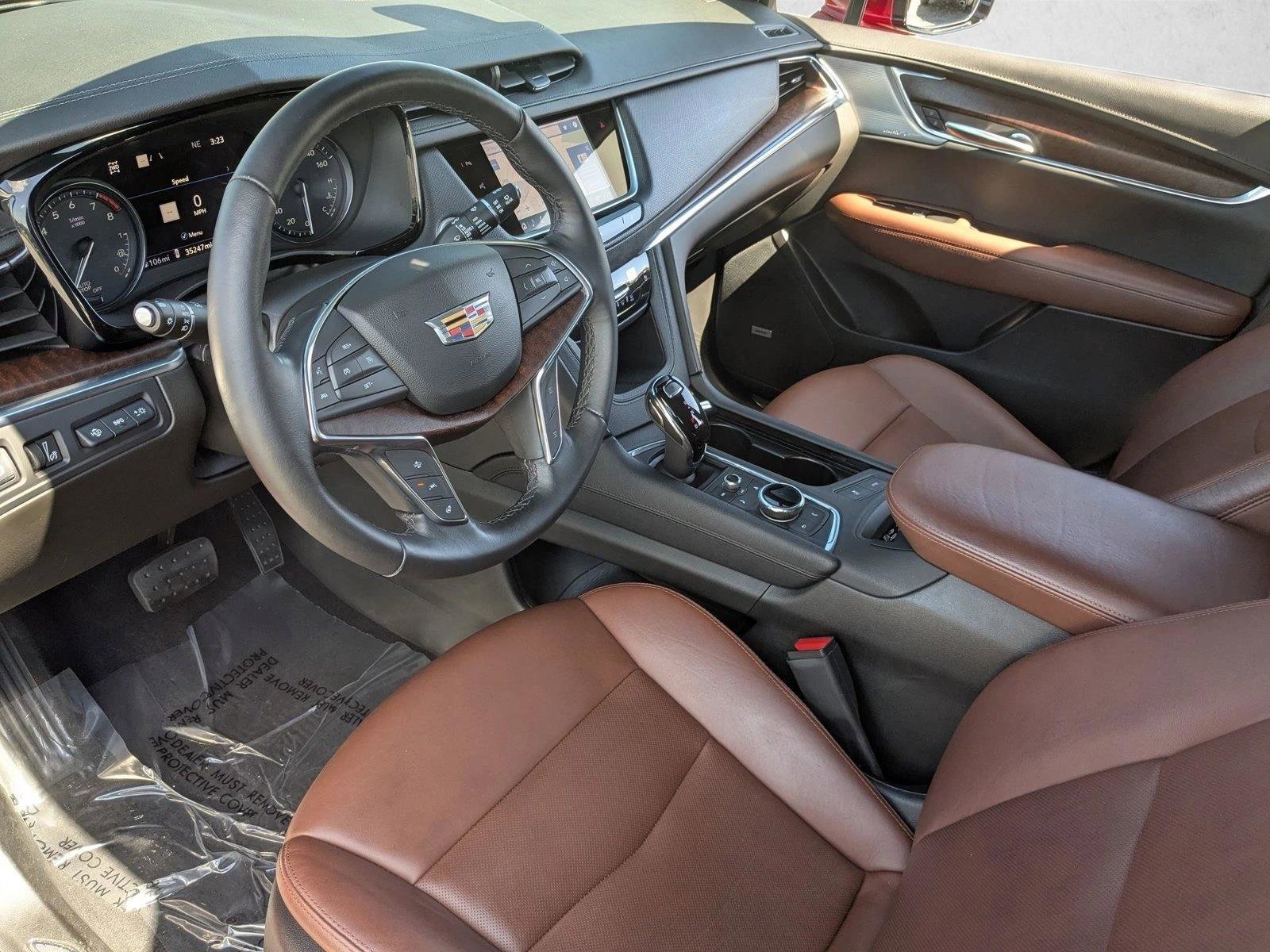 Used 2023 Cadillac XT5 Premium Luxury w/ Technology Package AWD/4WD image 9