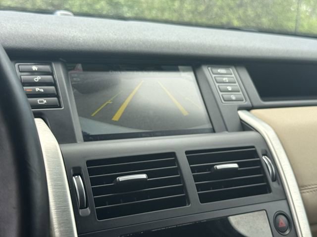 Used 2016 Land Rover Discovery Sport HSE AWD/4WD image 17
