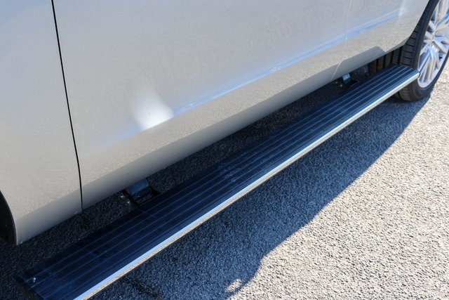 Used 2024 Ford Expedition Limited image 8