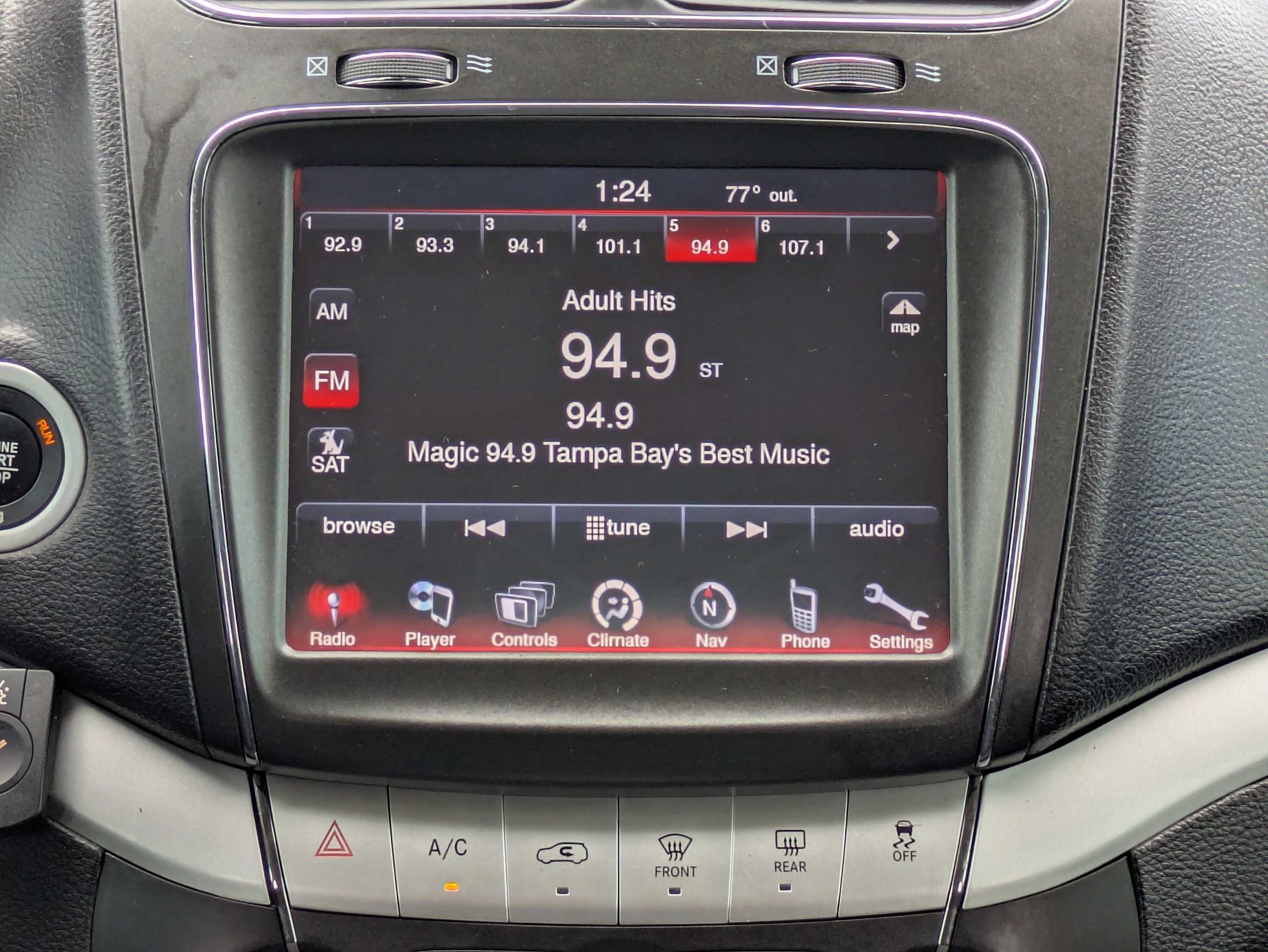 Used 2020 Dodge Journey SE w/ Blacktop Package FWD image 18