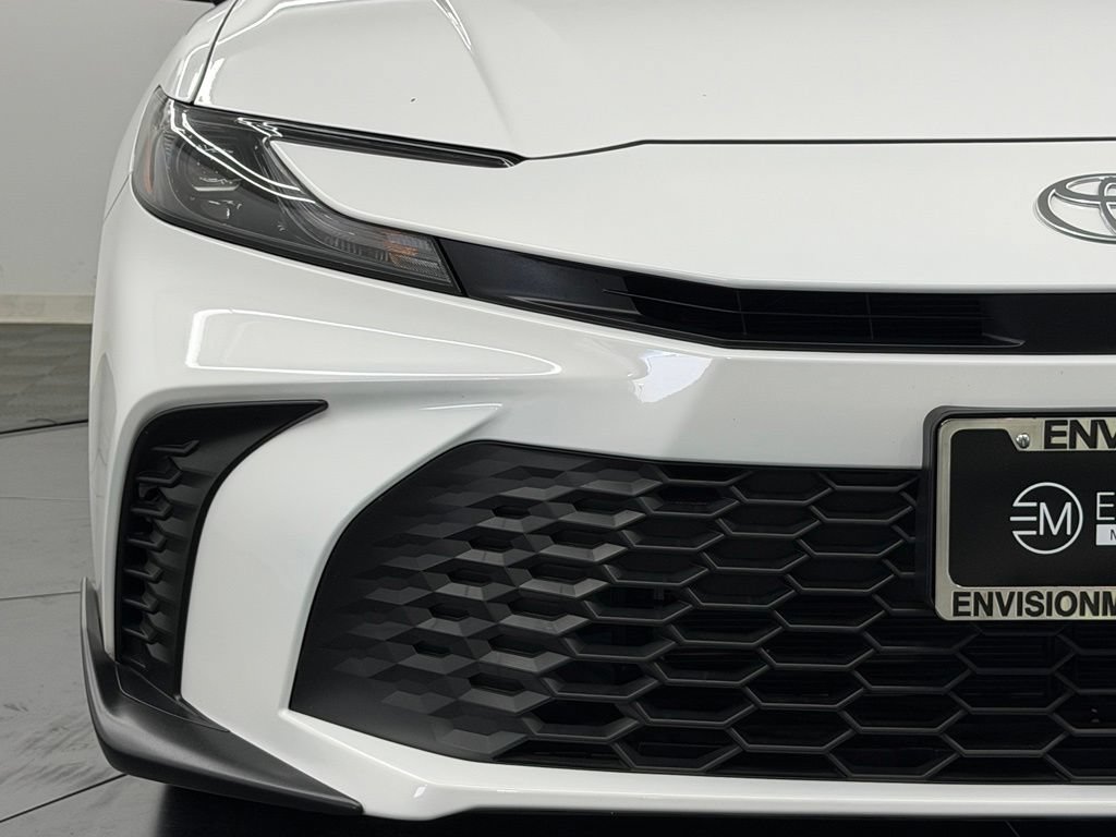 Used 2026 Toyota Camry SE FWD image 9