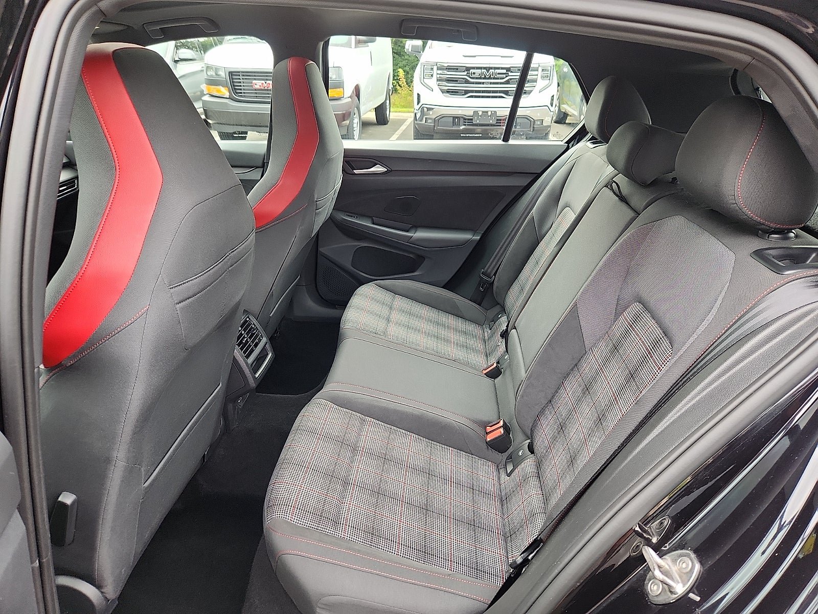 Used 2023 Volkswagen GTI SE FWD image 10