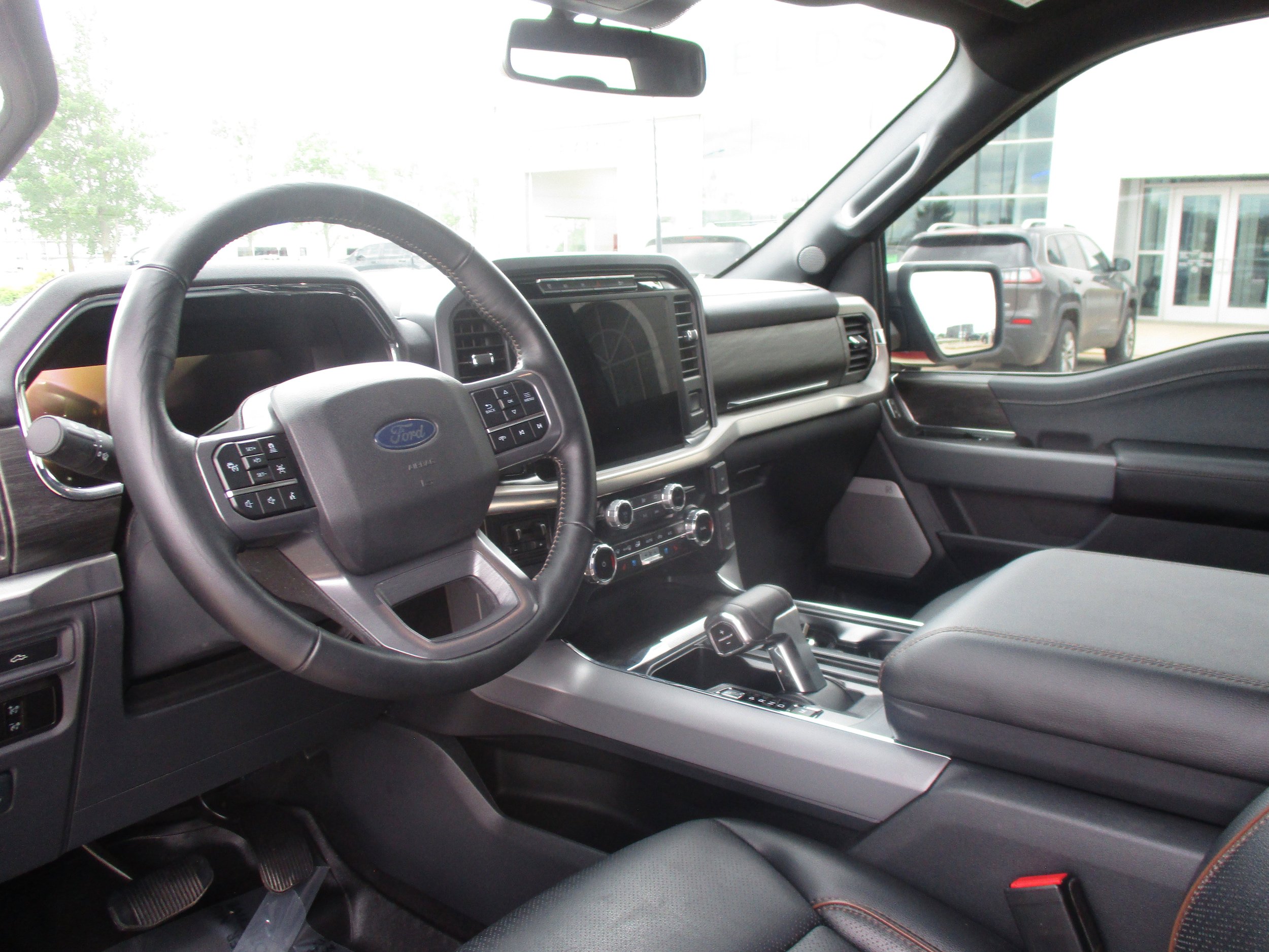 Used 2024 Ford F150 Lariat w/ Bed Utility Package AWD/4WD image 21
