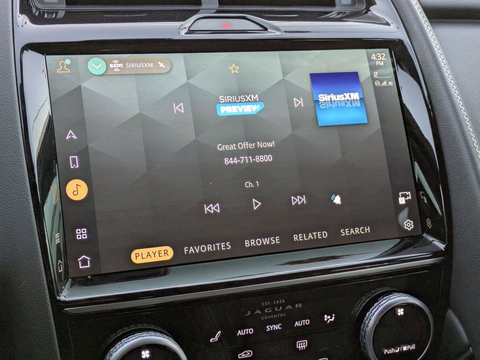 Used 2024 Jaguar E-PACE R-Dynamic SE image 12