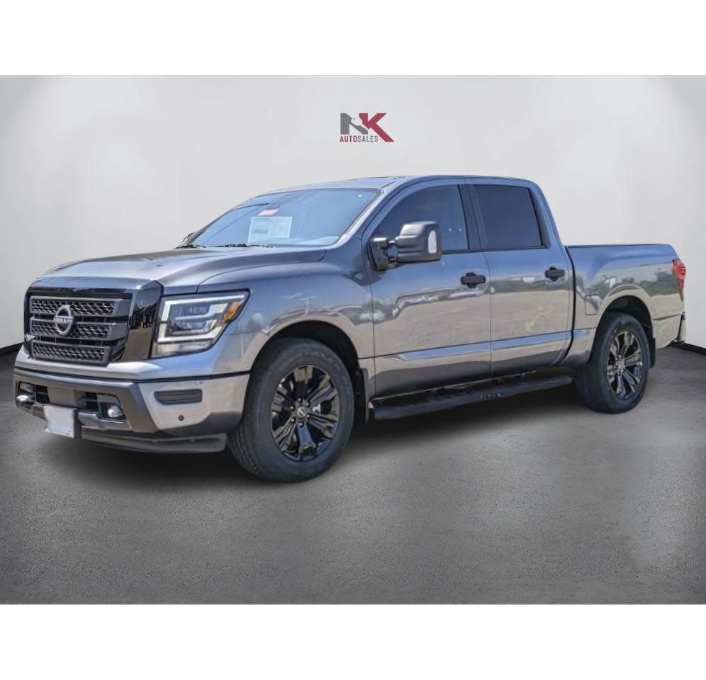 Used 2024 Nissan Titan SV w/ SV Convenience Package image 3