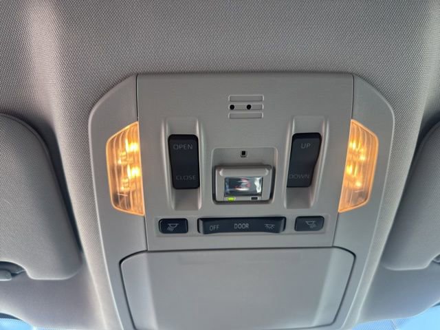 Used 2023 Toyota Highlander XLE FWD image 37