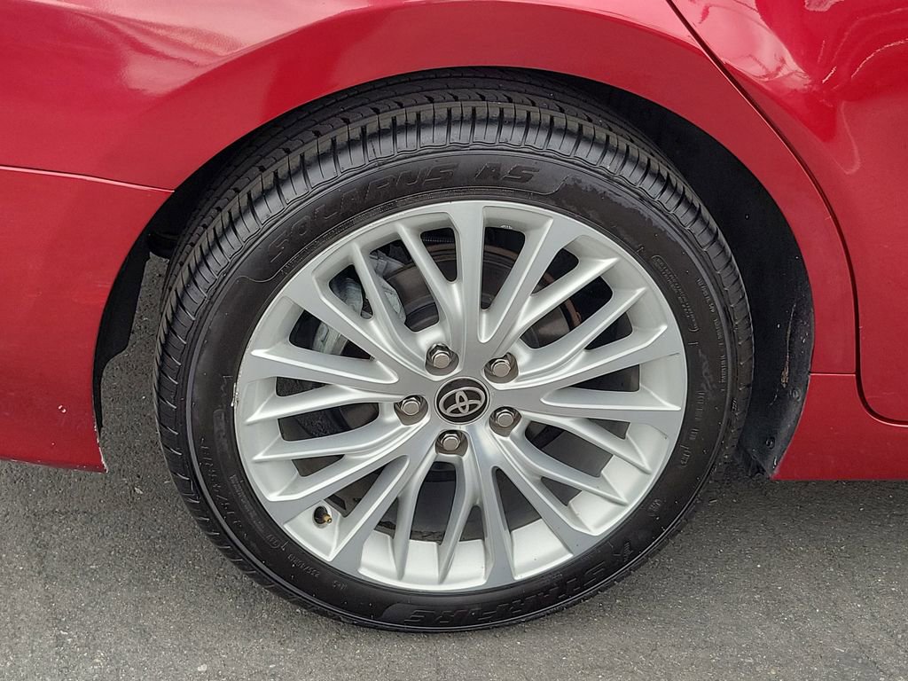 Used 2020 Toyota Camry XLE image 6