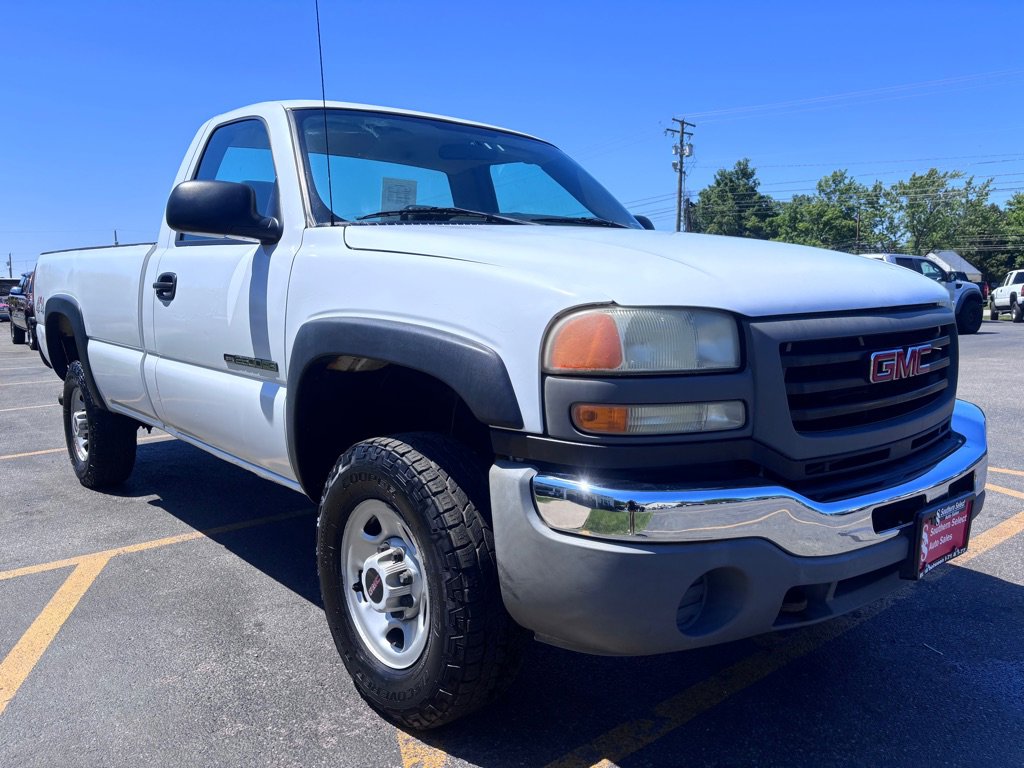 Used 2004 GMC Sierra 2500 W/T AWD/4WD image 4