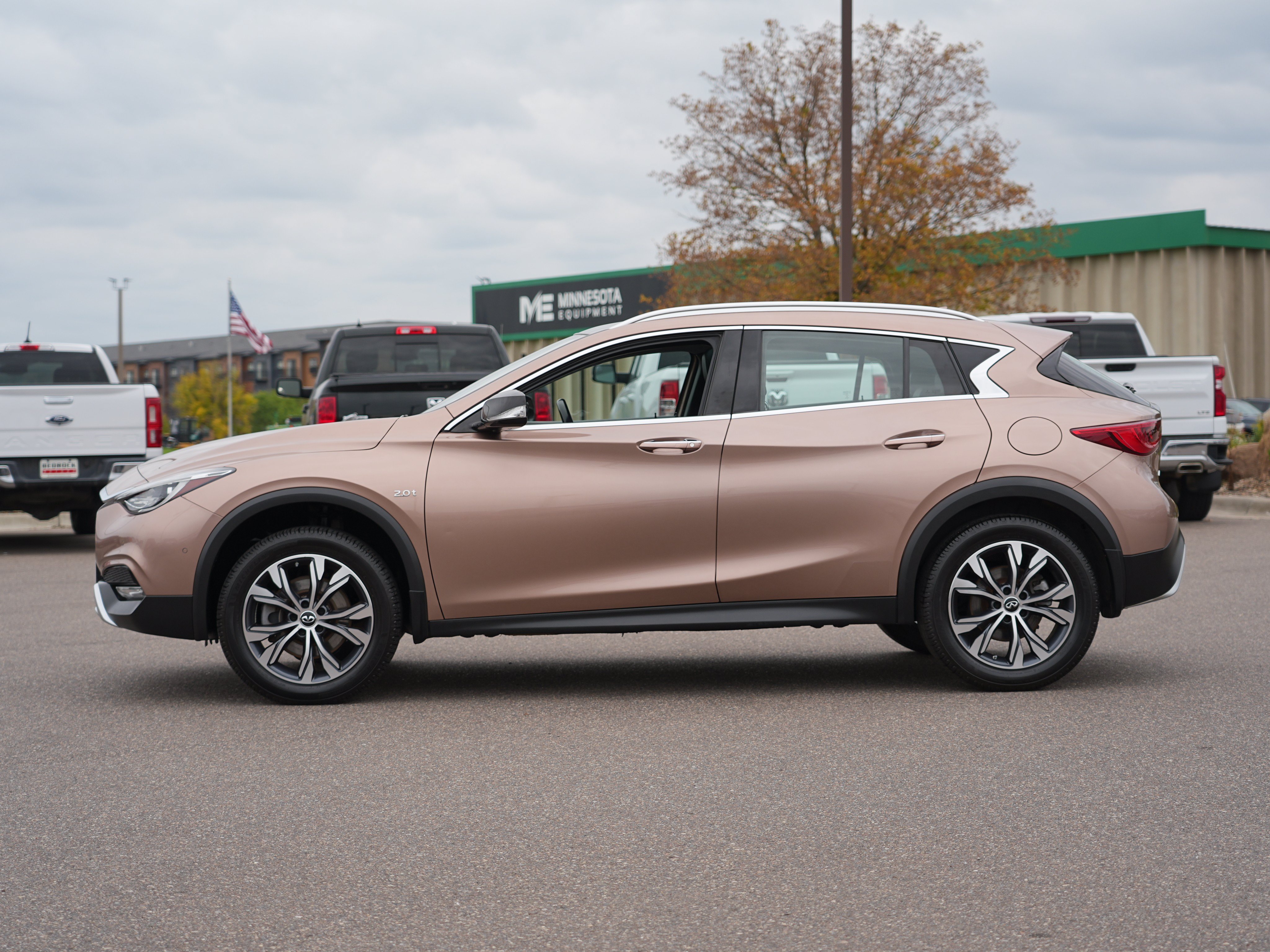 Used 2017 INFINITI QX30 Premium w/ Navigation Package AWD/4WD image 6
