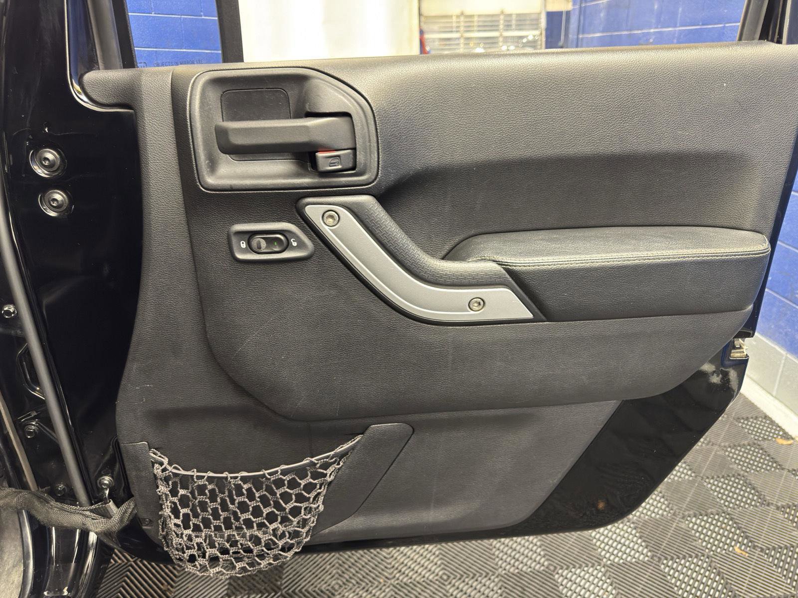 Used 2014 Jeep Wrangler Rubicon image 25