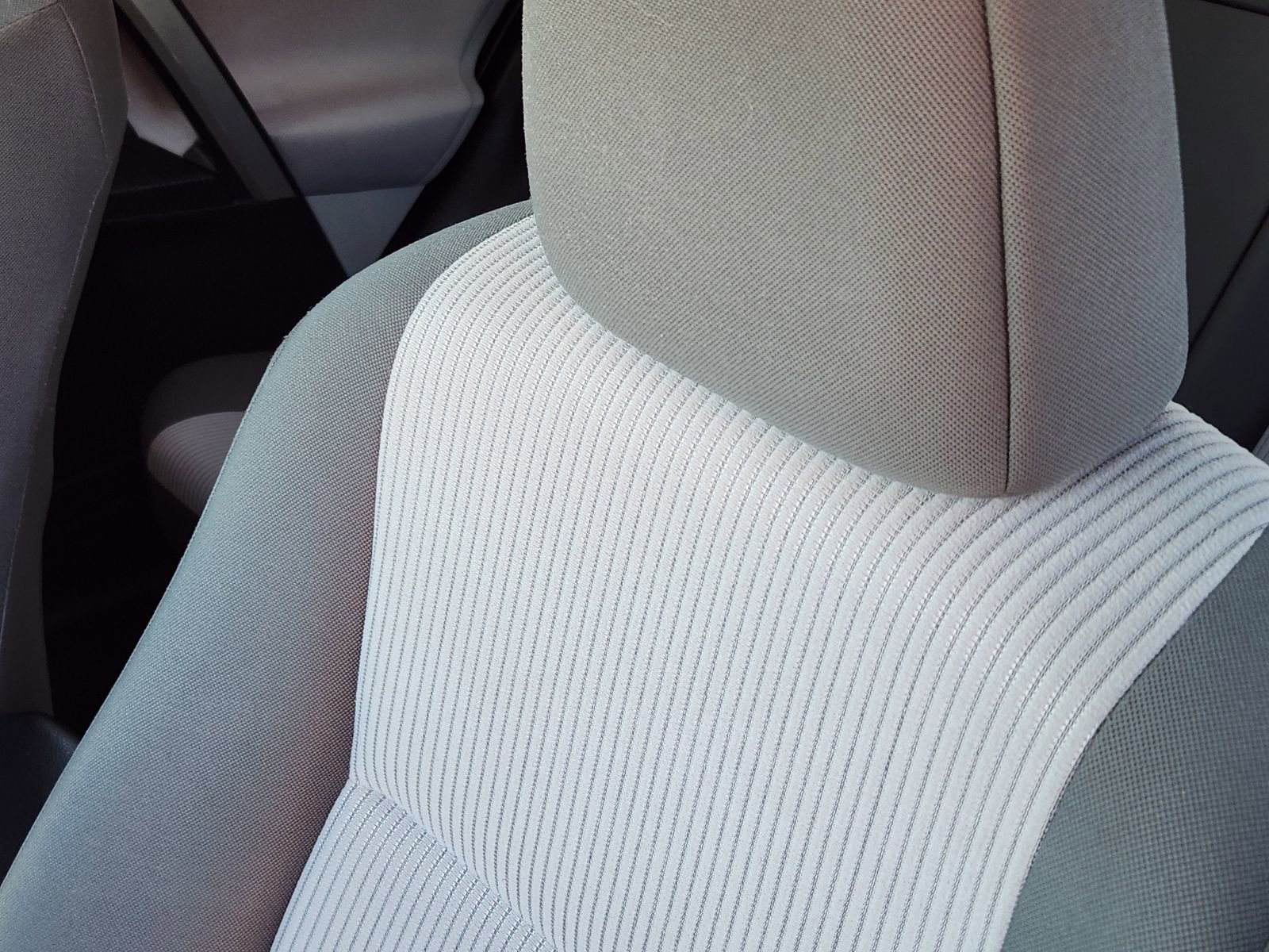 Used 2013 Toyota RAV4 LE image 16