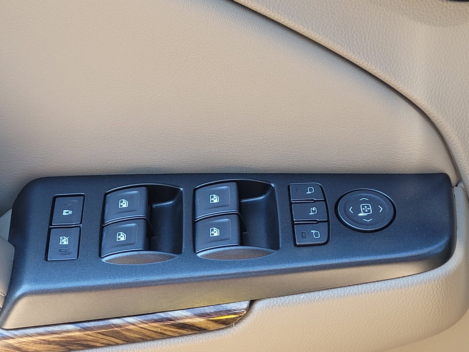 Used 2020 GMC Yukon SLT w/ Premium Edition image 24