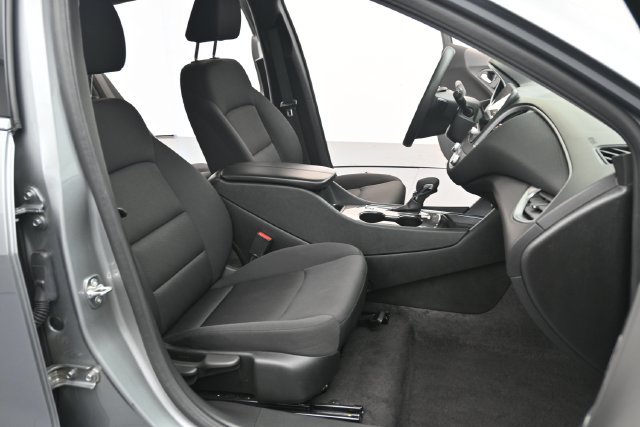 Used 2025 Chevrolet Malibu LT FWD image 30