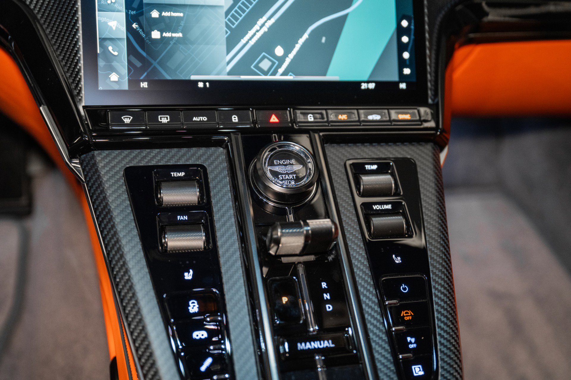 Used 2025 Aston Martin V8 Vantage Coupe image 25