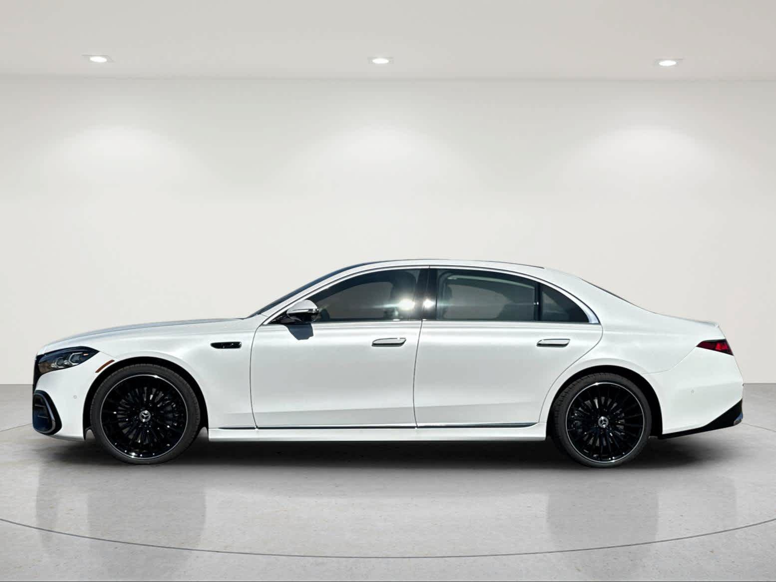 New 2027 Mercedes-Benz S 580 4MATIC Sedan image 3