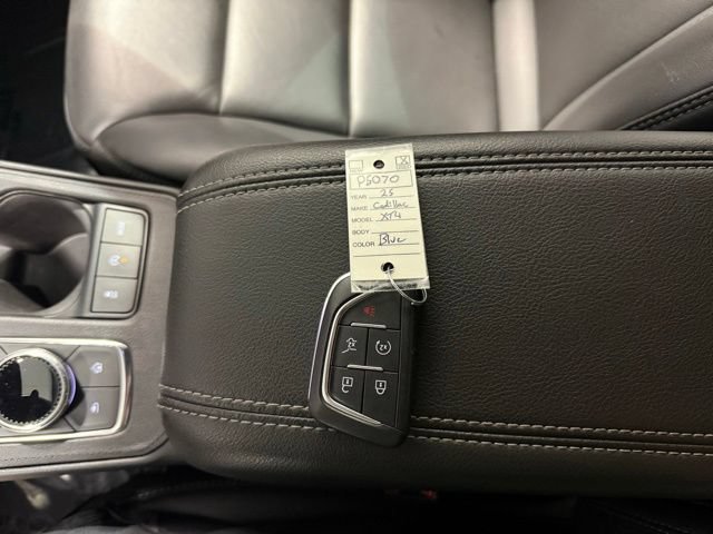 Used 2025 Cadillac XT4 Premium Luxury FWD image 20