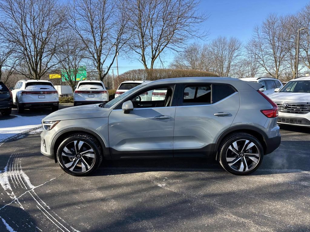 New 2025 Volvo XC40 B5 Plus w/ Protection Package Premier image 4