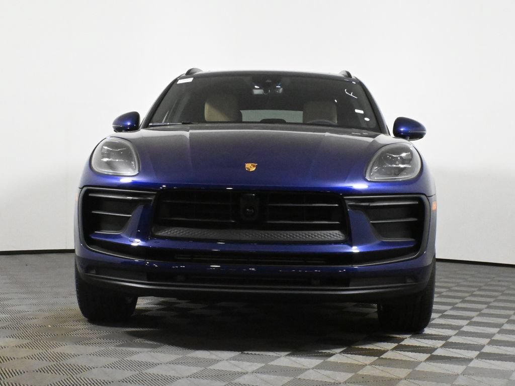 Used 2025 Porsche Macan AWD/4WD image 10
