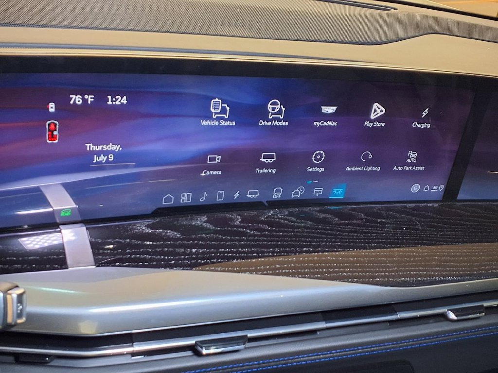 New 2026 Cadillac Escalade IQL Luxury AWD/4WD image 17