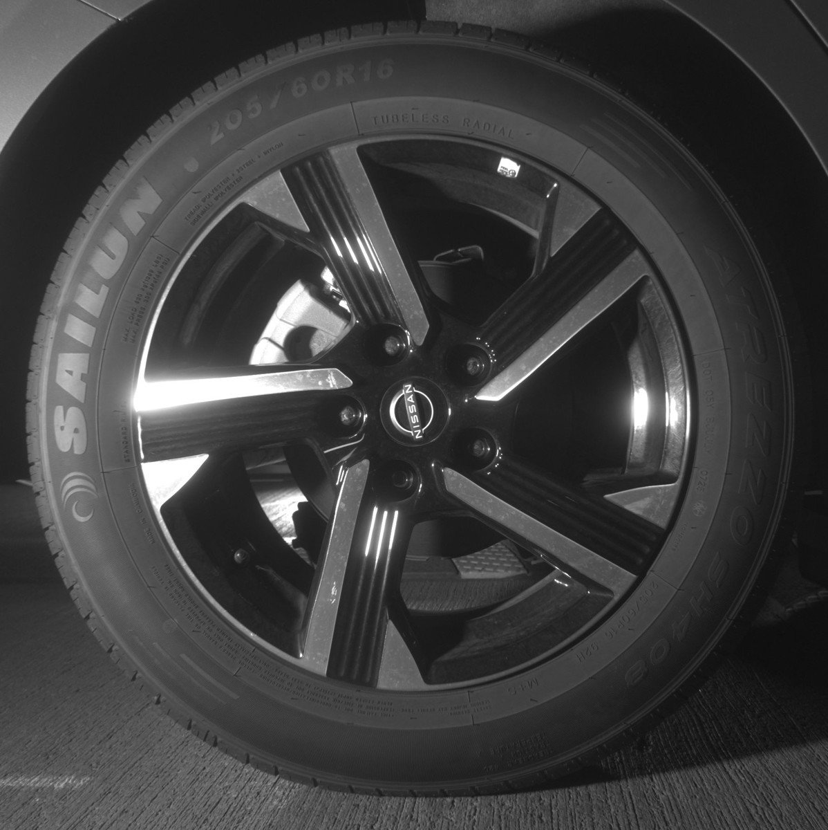 Used 2025 Nissan Sentra SV FWD image 15