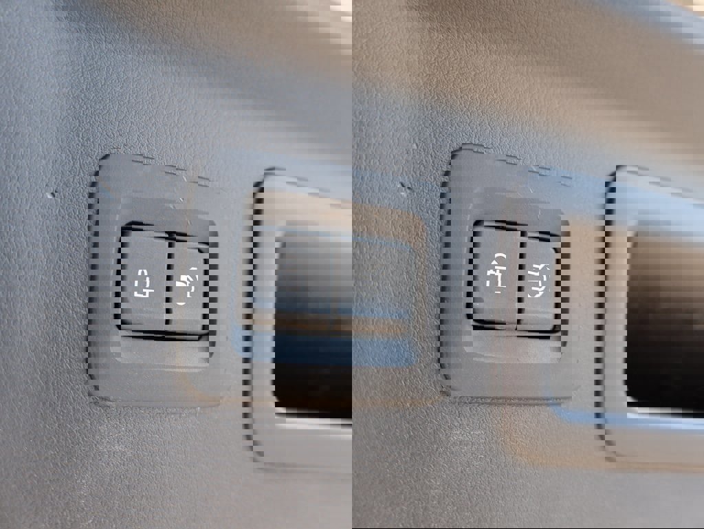 Used 2024 MAZDA CX-90 Plug-In Hybrid w/ Preferred image 18