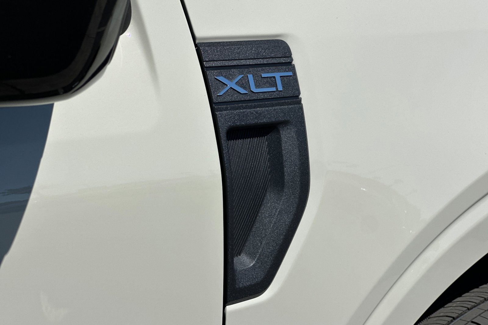 New 2025 Ford Maverick XLT w/ XLT Luxury Package image 24