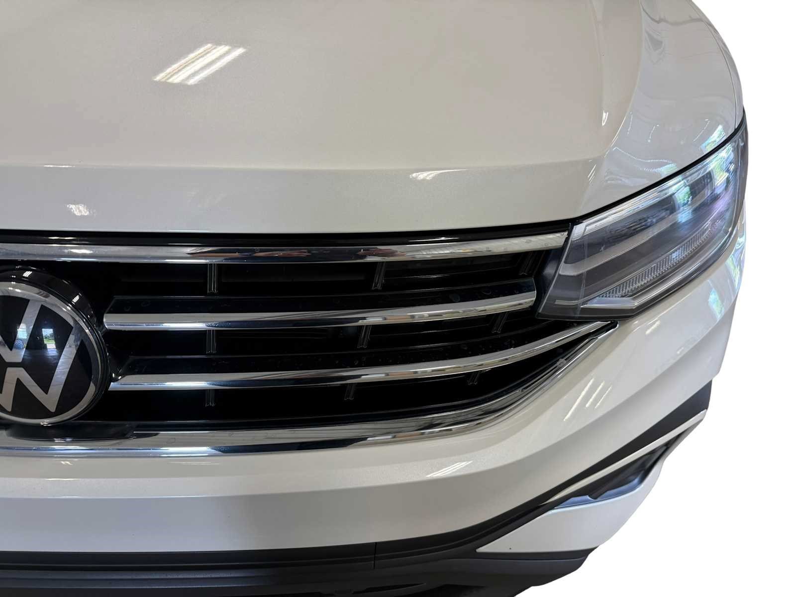 Certified 2023 Volkswagen Tiguan SE FWD image 5