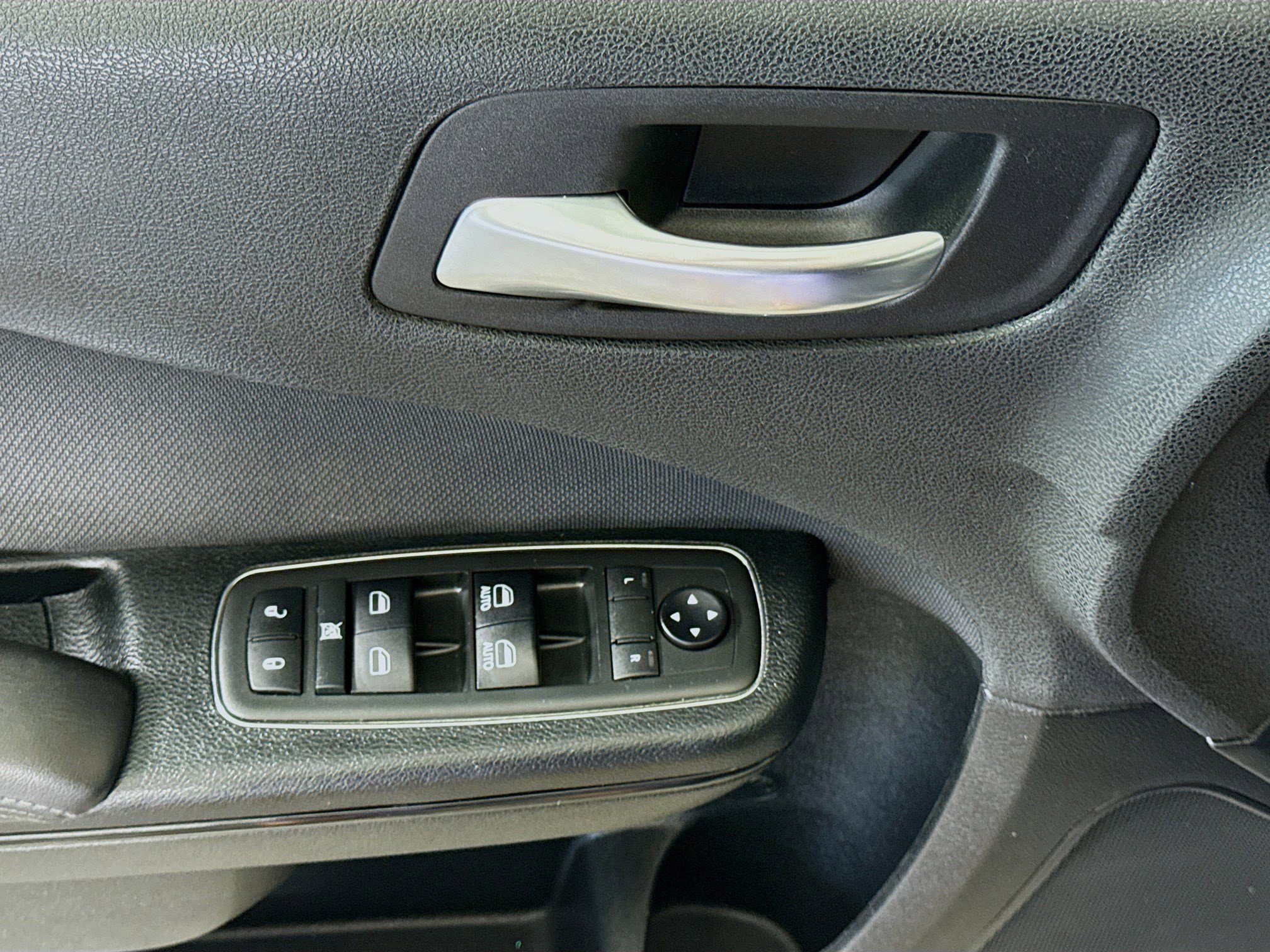 Used 2018 Dodge Charger SXT w/ Blacktop Package image 22