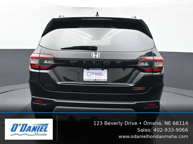 Used 2025 Honda Pilot TrailSport image 5