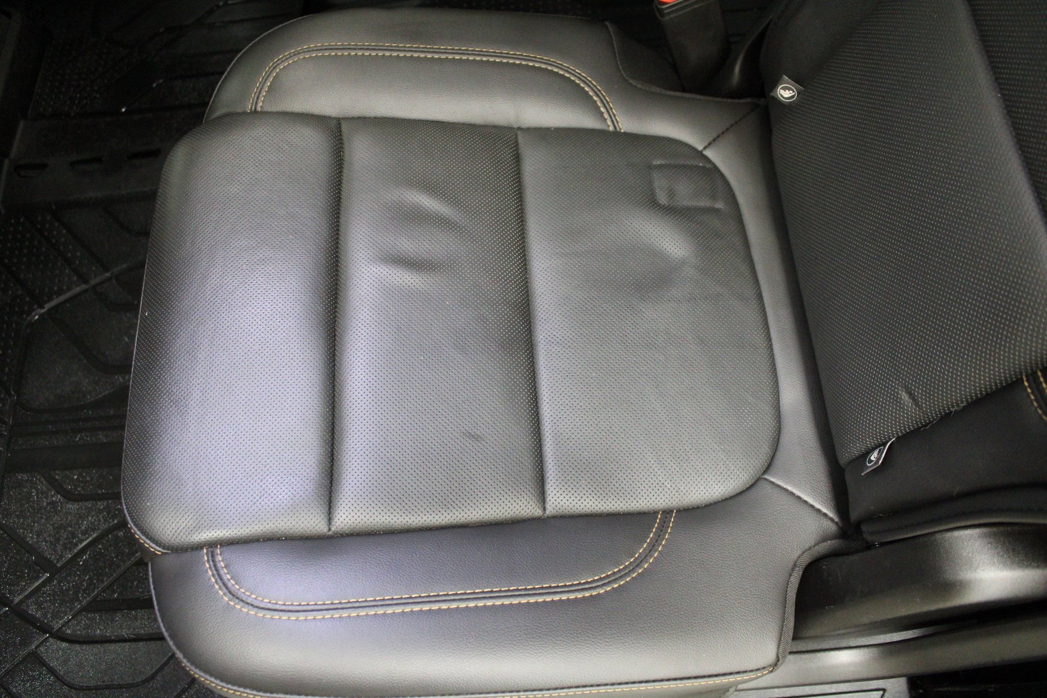 Used 2020 Chevrolet Traverse Premier w/ LPO, Blackout Package image 25