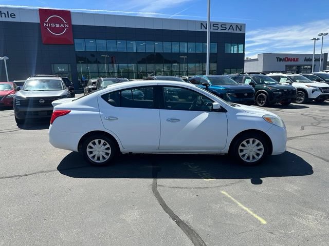 Used 2013 Nissan Versa SV FWD image 13
