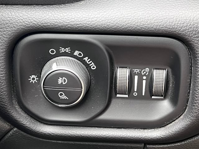 Used 2024 RAM 2500 Laramie AWD/4WD image 19