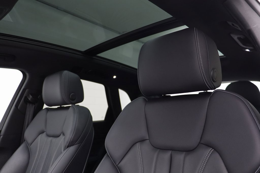 Used 2025 Audi Q5 e Premium Plus w/ Premium Plus Package image 14