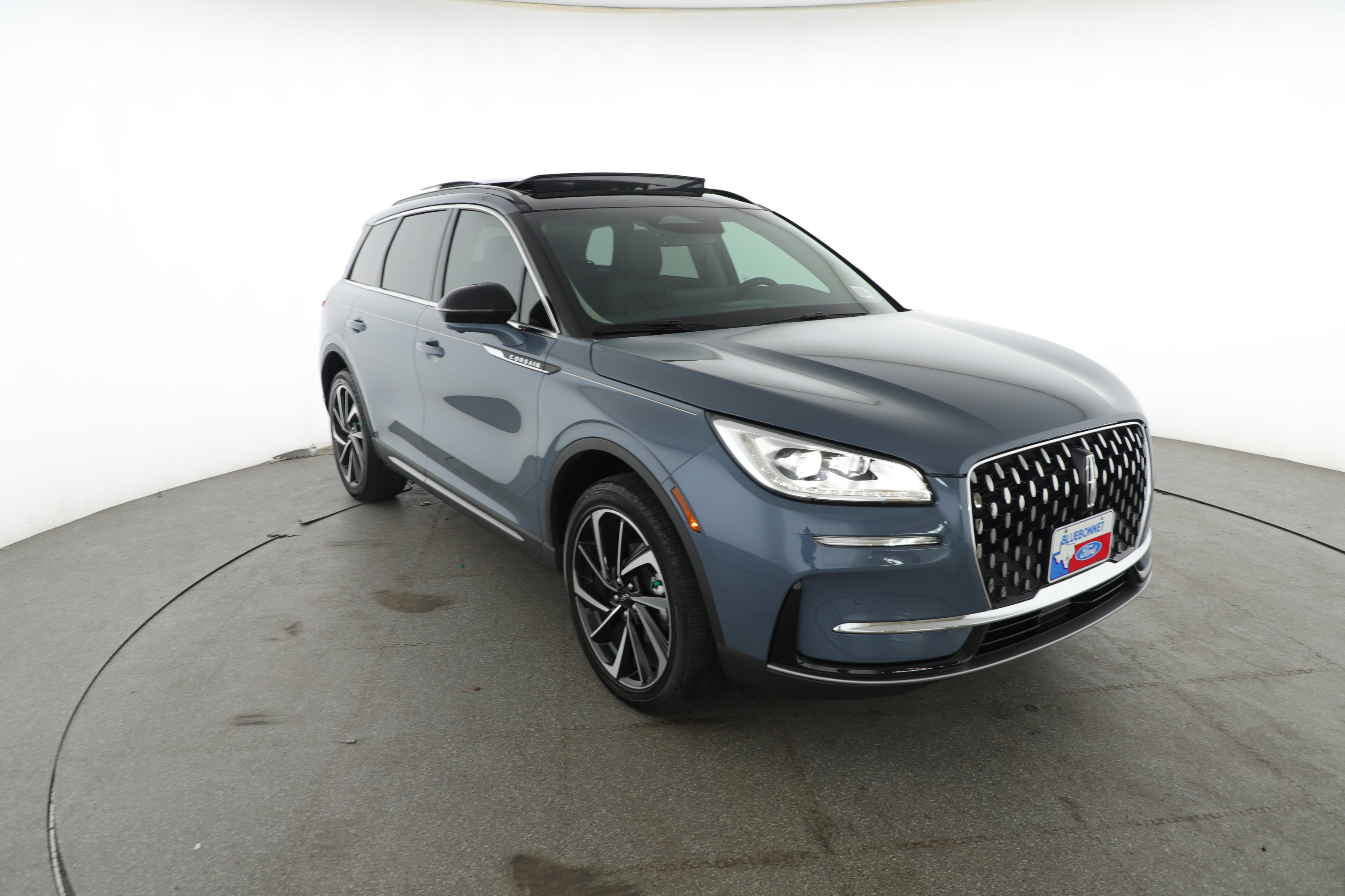 Used 2025 Lincoln Corsair Reserve image 2